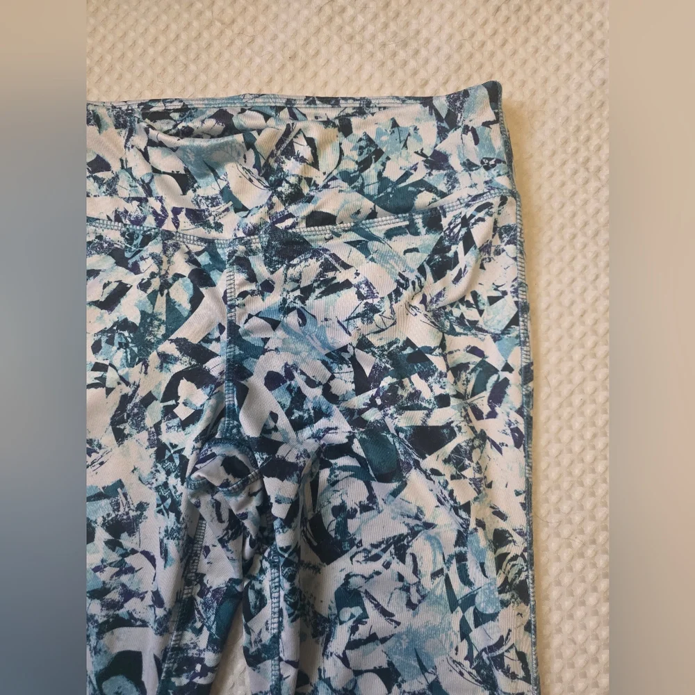 5/25$ Joe Fresh Blue and White Patterned Women Leggings - Picture 3 of 7